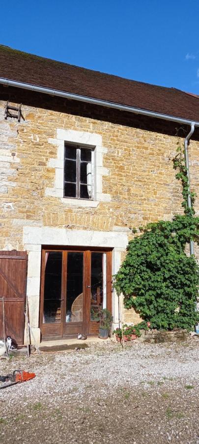 Appartement De Charme Dans Une Maison Isolee Presilly  Εξωτερικό φωτογραφία