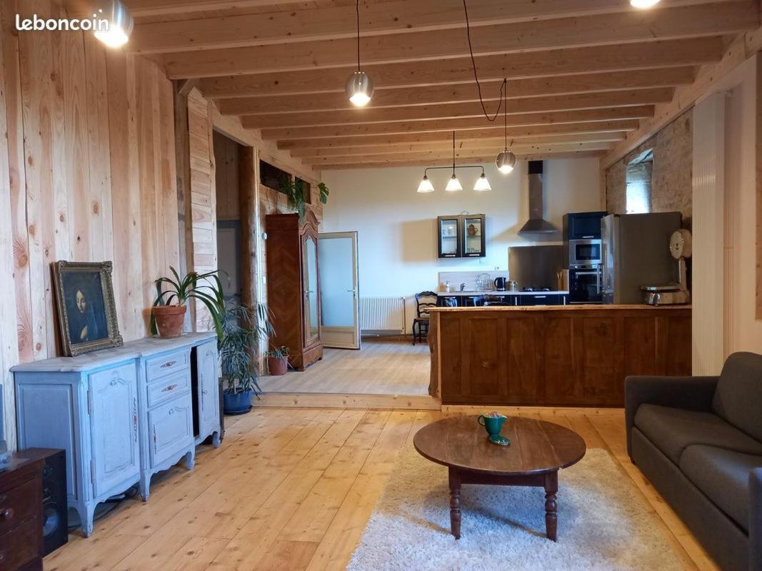 Appartement De Charme Dans Une Maison Isolee Presilly  Εξωτερικό φωτογραφία