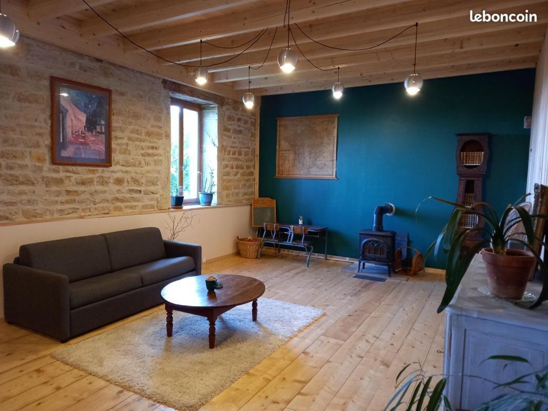 Appartement De Charme Dans Une Maison Isolee Presilly  Εξωτερικό φωτογραφία